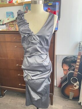 Betsy & Adam Silver One-Shoulder Ruched Cocktail Dress 10